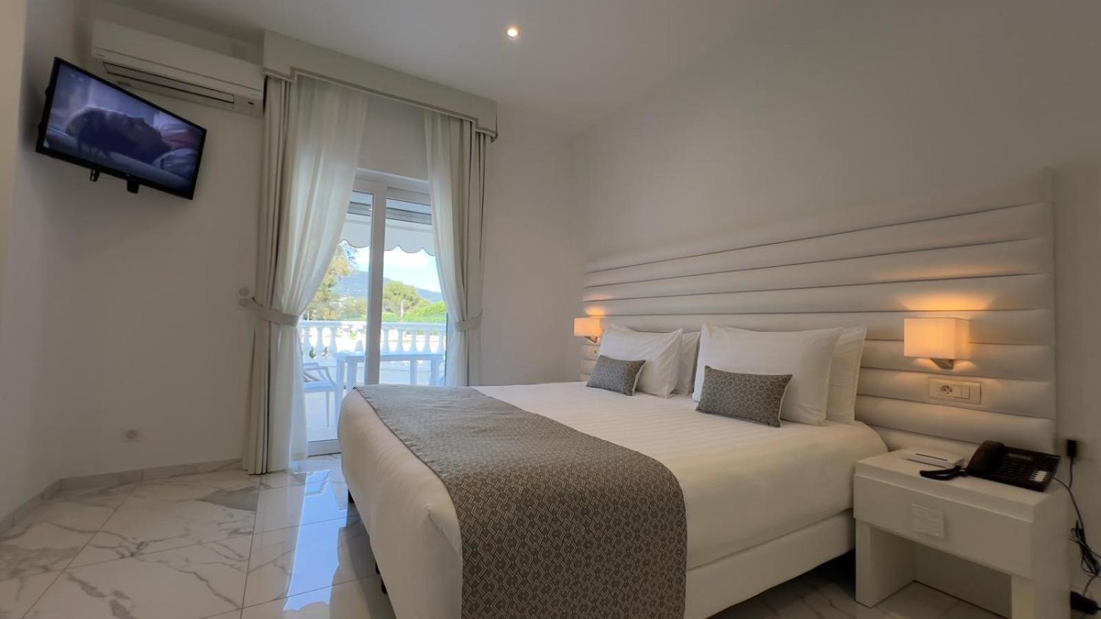 Hotel La Calanque Cavalaire-sur-Mer Luaran gambar